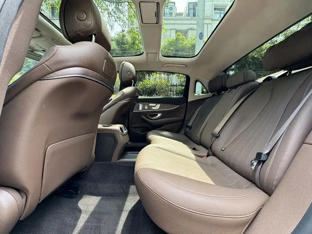 Mercedes-Benz E-Class — миниатюра 15