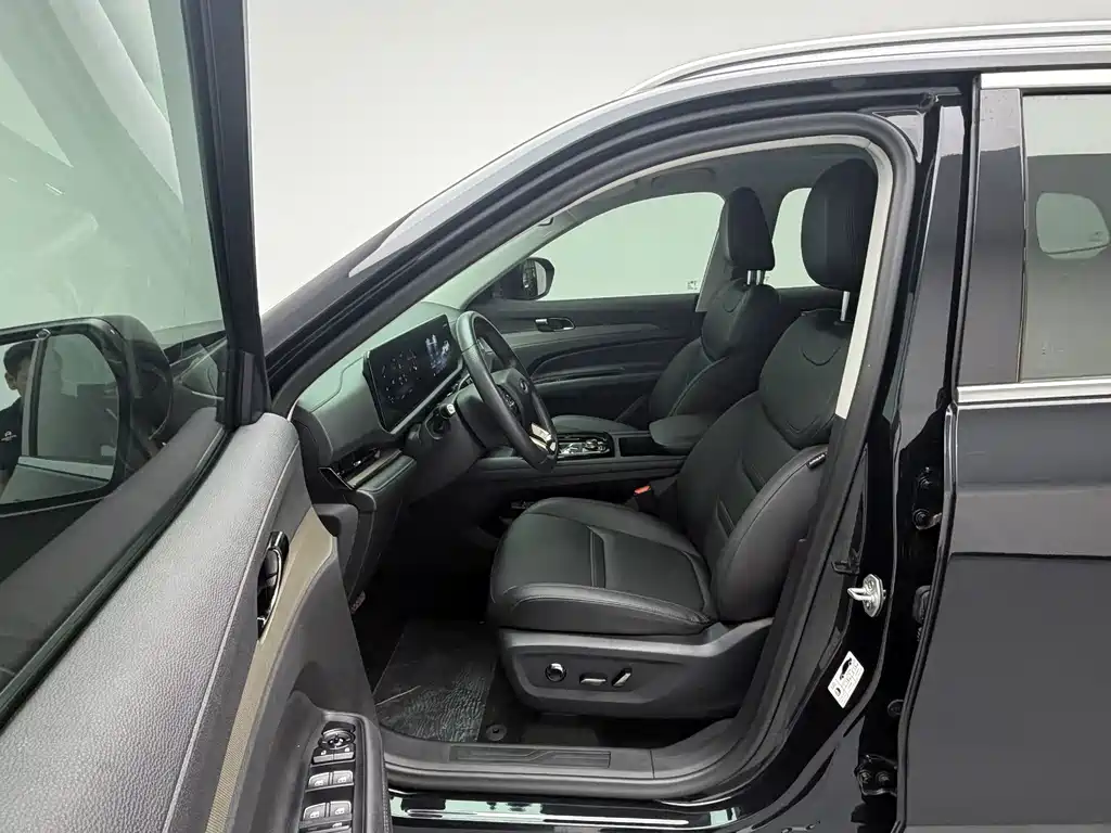 Ford Equator Sport — миниатюра 12