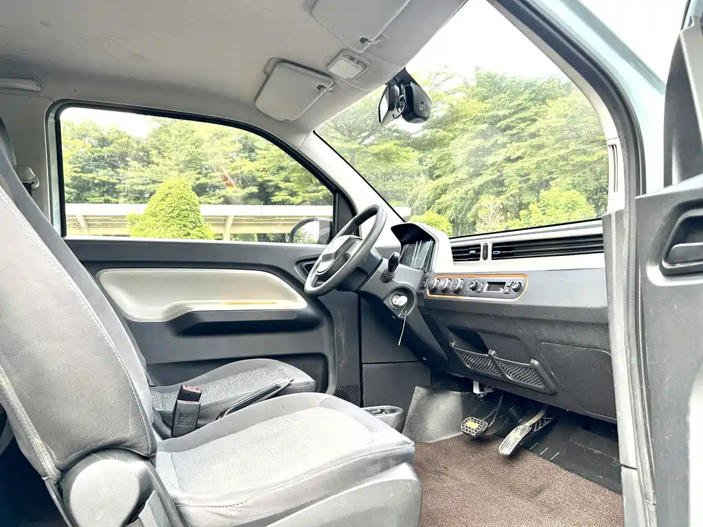 Wuling MINIEV — миниатюра 14