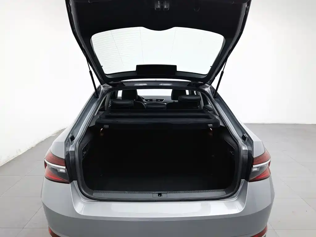 Skoda Superb — миниатюра 16