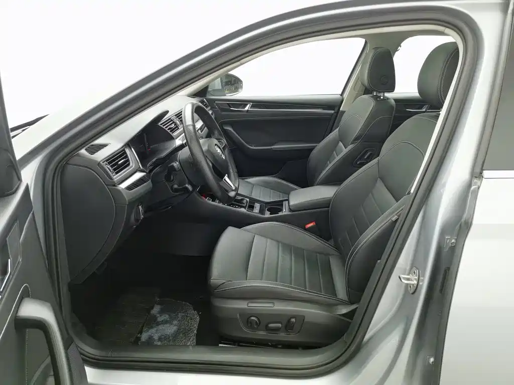Skoda Superb — миниатюра 10