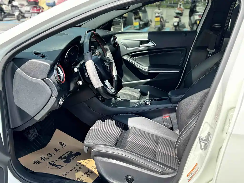 Mercedes-Benz A-Class (Import) — миниатюра 4