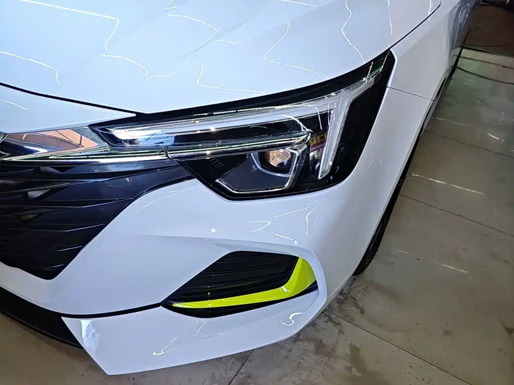 Roewe i6 MAX New Energy — миниатюра 24