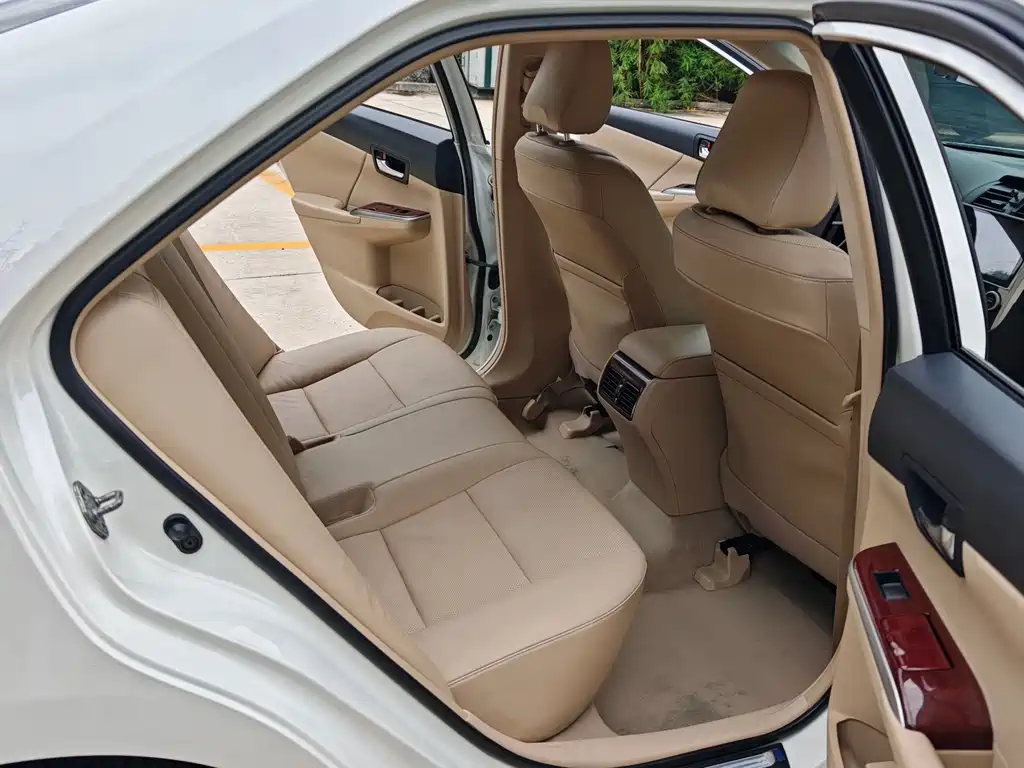 Toyota Camry — миниатюра 11