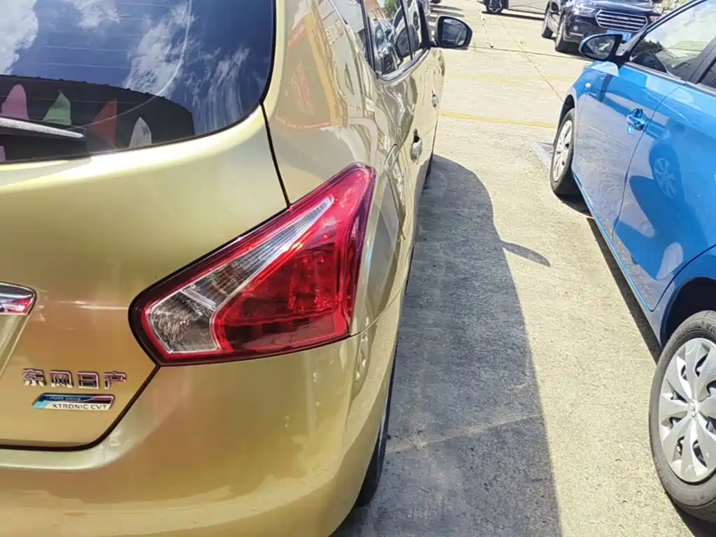Nissan Tiida — миниатюра 8