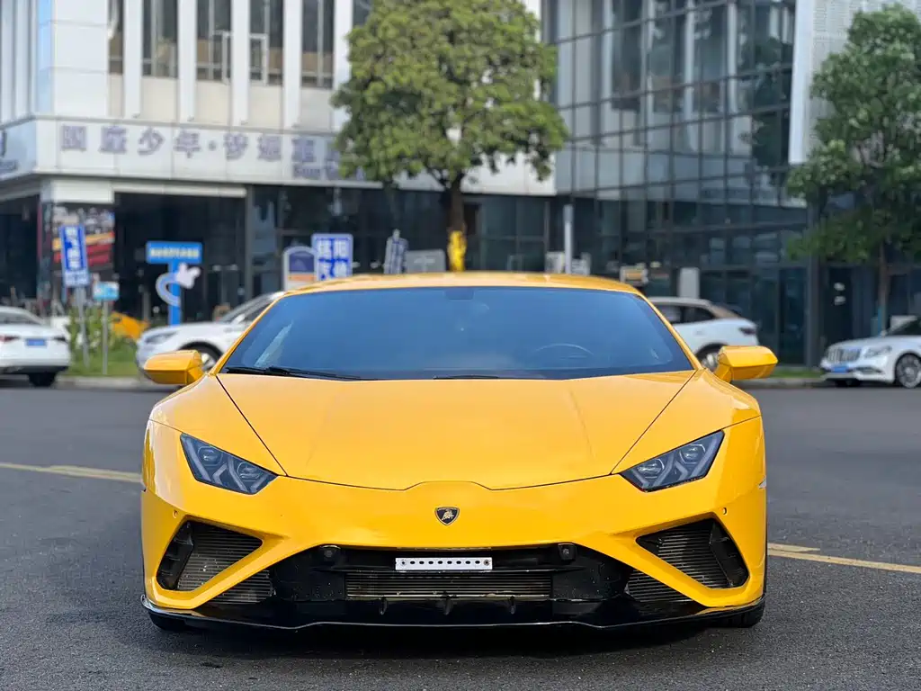 LAMBORGHINI HURACÁN