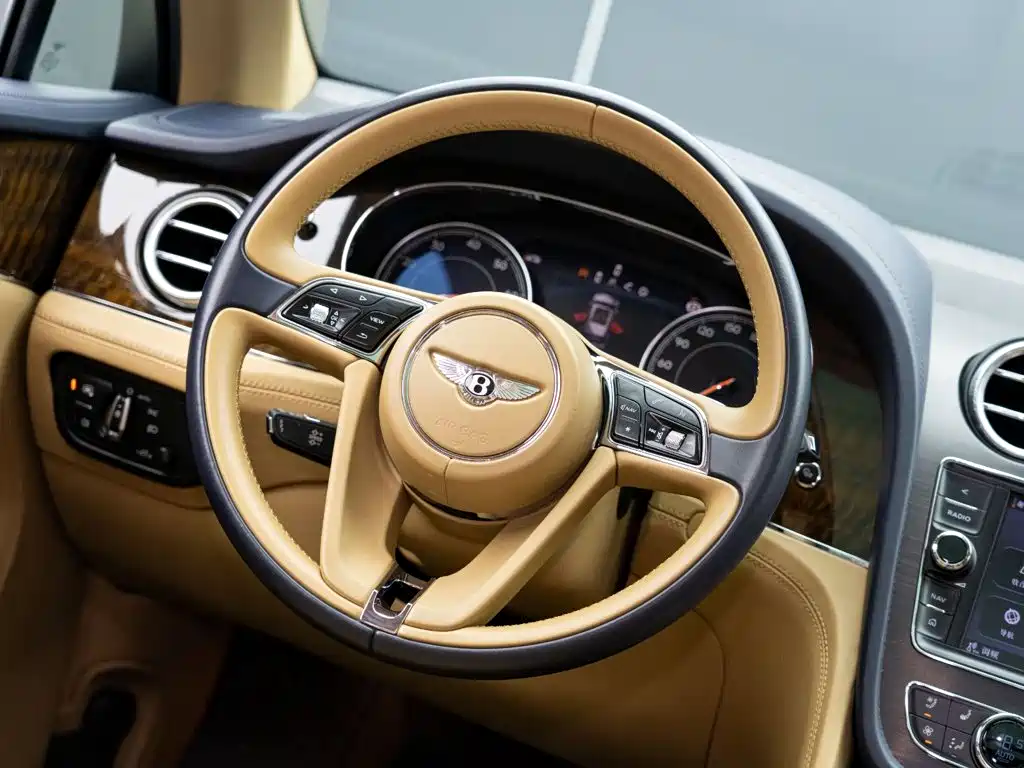 Bentley Bentayga — миниатюра 14