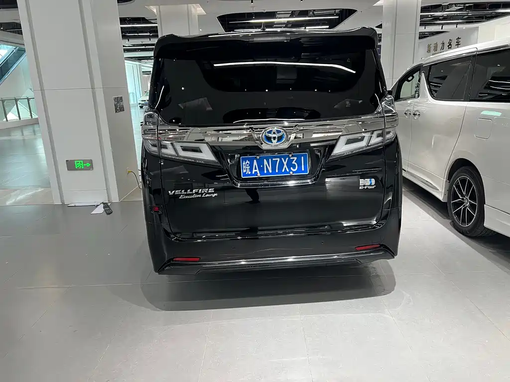 Toyota Vellfire — миниатюра 4