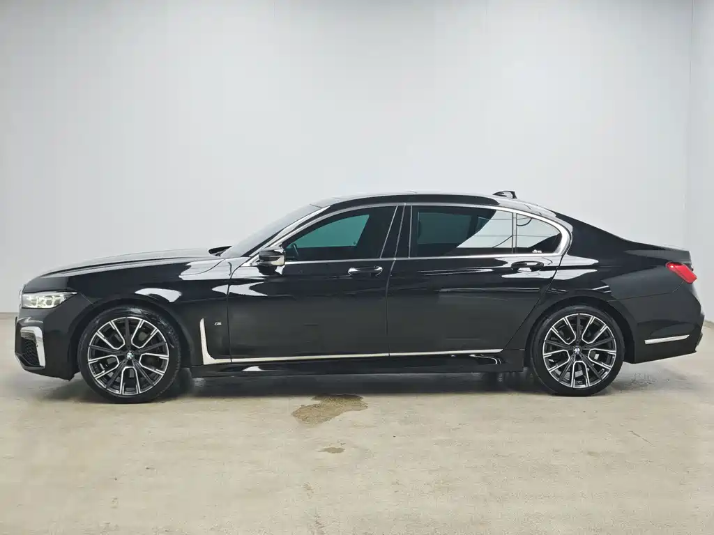 BMW 7 Series — миниатюра 3