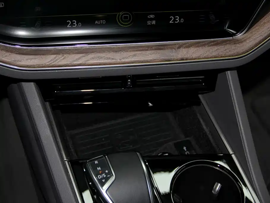 Volkswagen Touareg — миниатюра 27