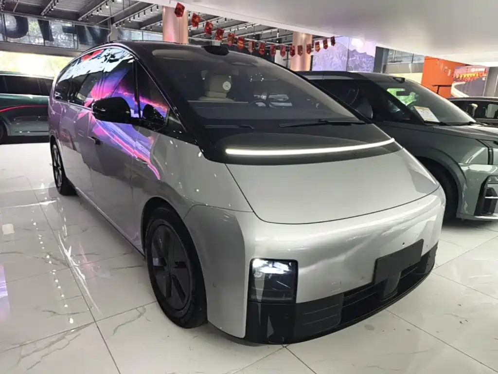 Li Auto Li MEGA — миниатюра 4
