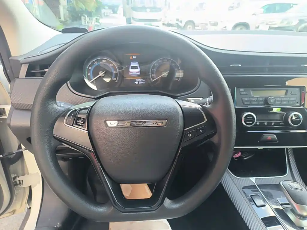 Venucia D60 EV — миниатюра 11