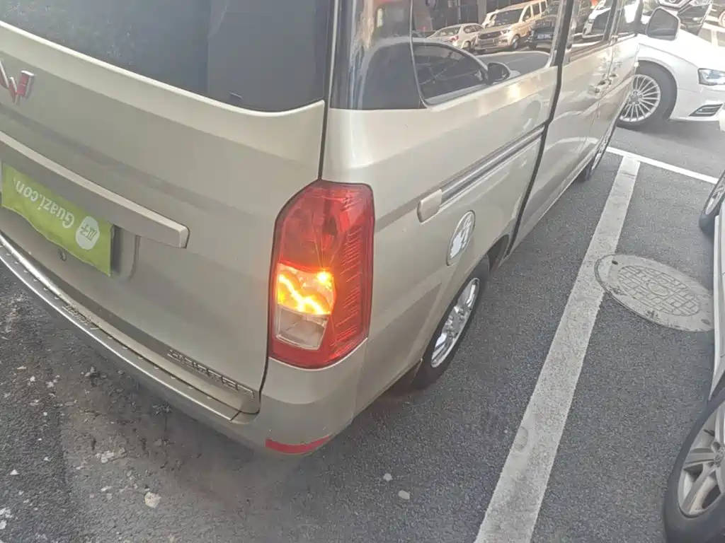 Wuling Rongguang V — миниатюра 8