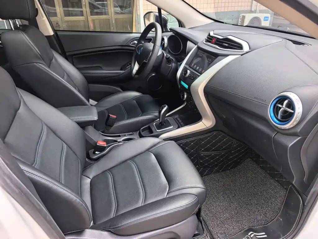 BYD Yuan EV — миниатюра 8