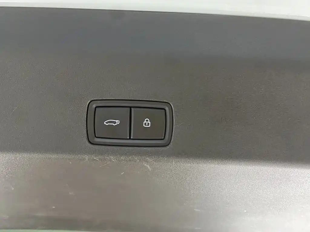 Li Auto Li MEGA — миниатюра 26