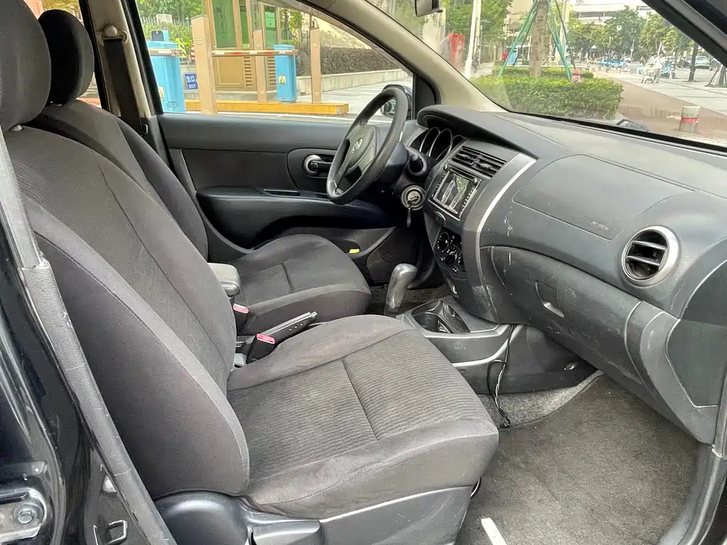 Nissan Livina — миниатюра 5