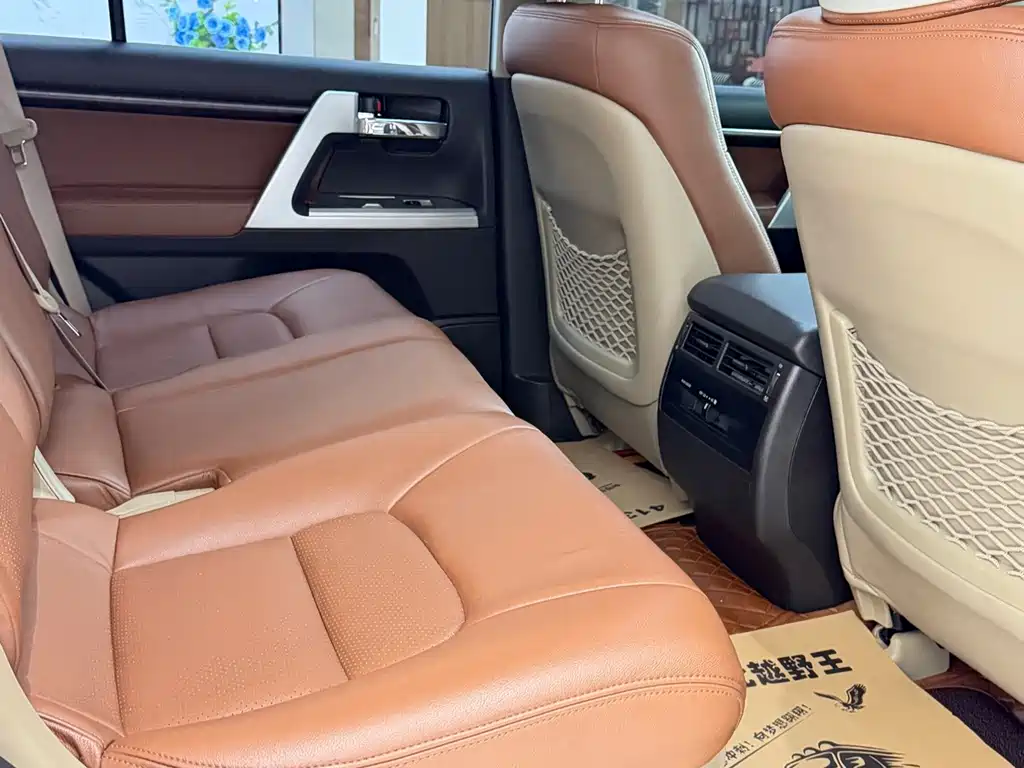 Toyota Land Cruiser — миниатюра 7