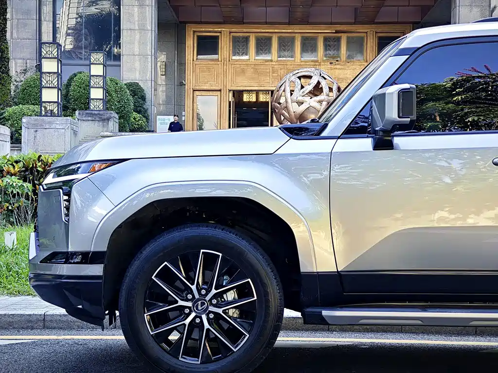 Lexus GX — миниатюра 7
