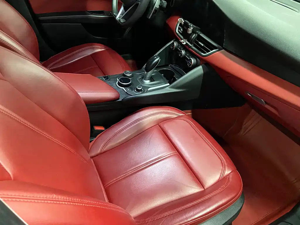 Alfa Romeo Giulia — миниатюра 4