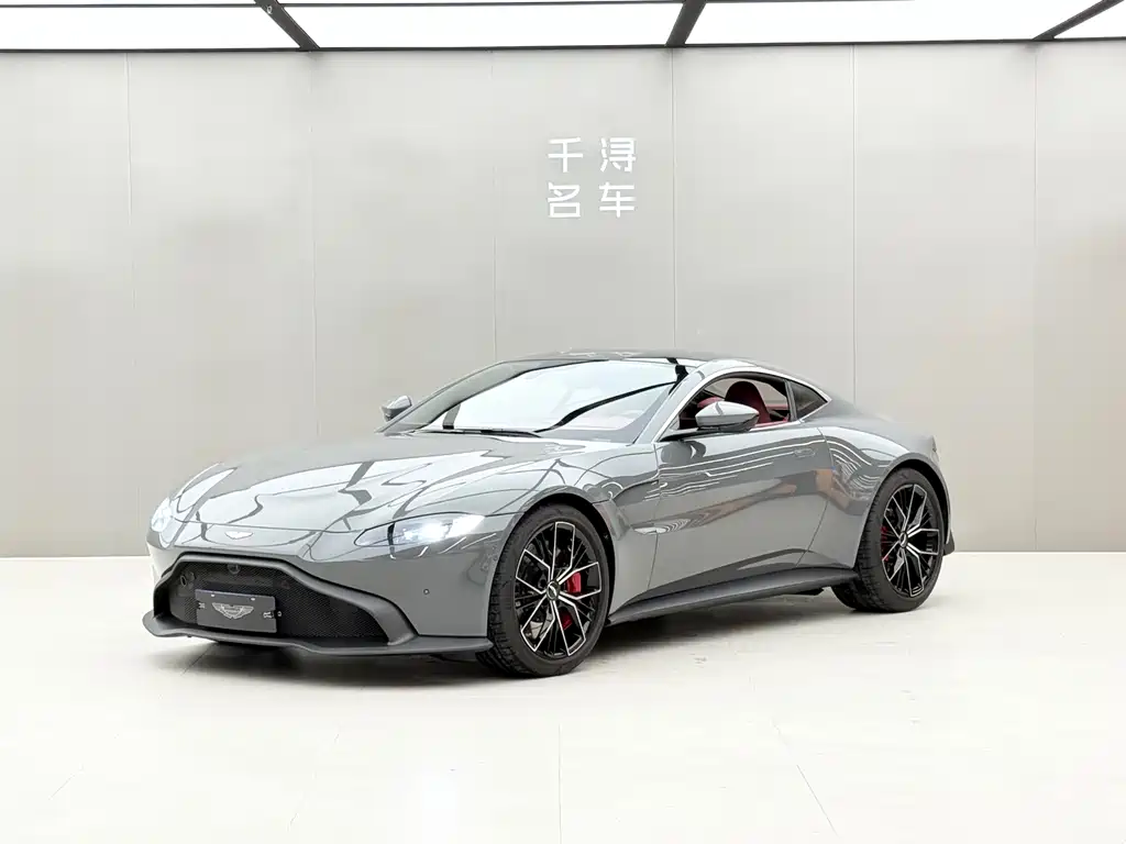 Aston Martin V8 Vantage 2022