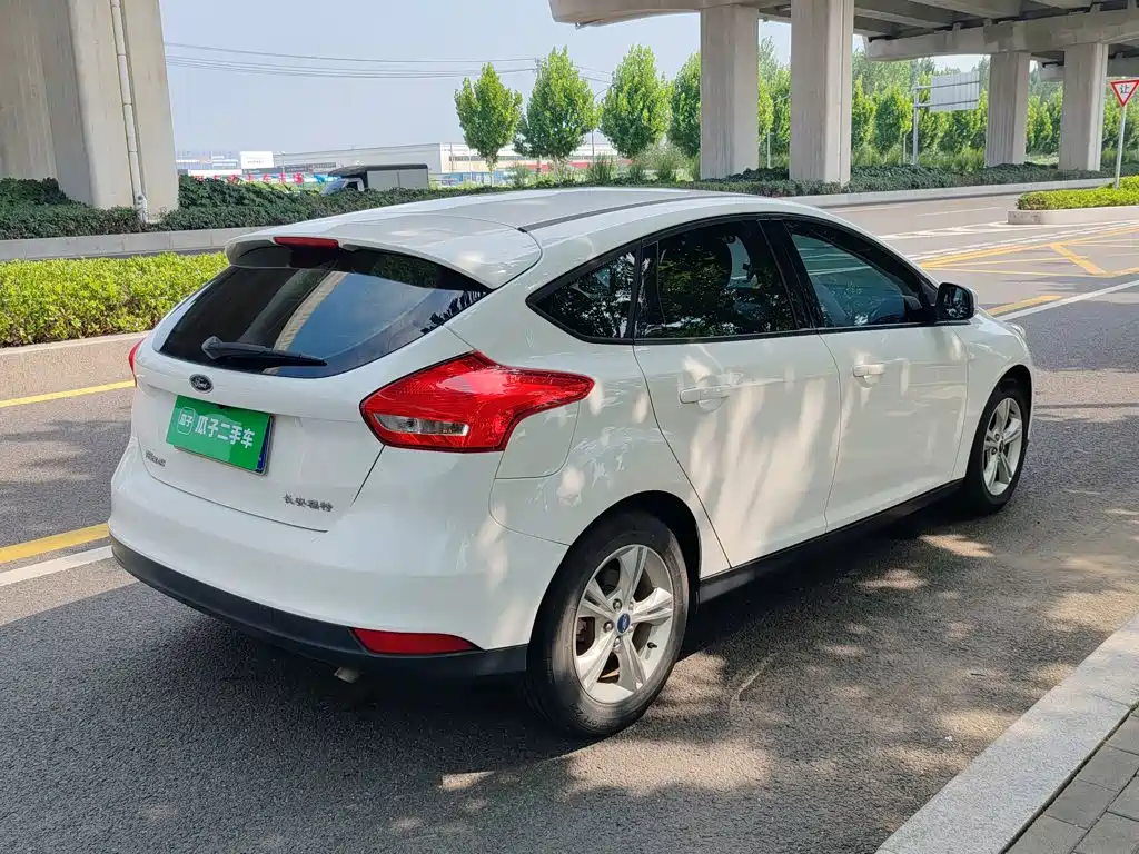 Ford Focus — миниатюра 7