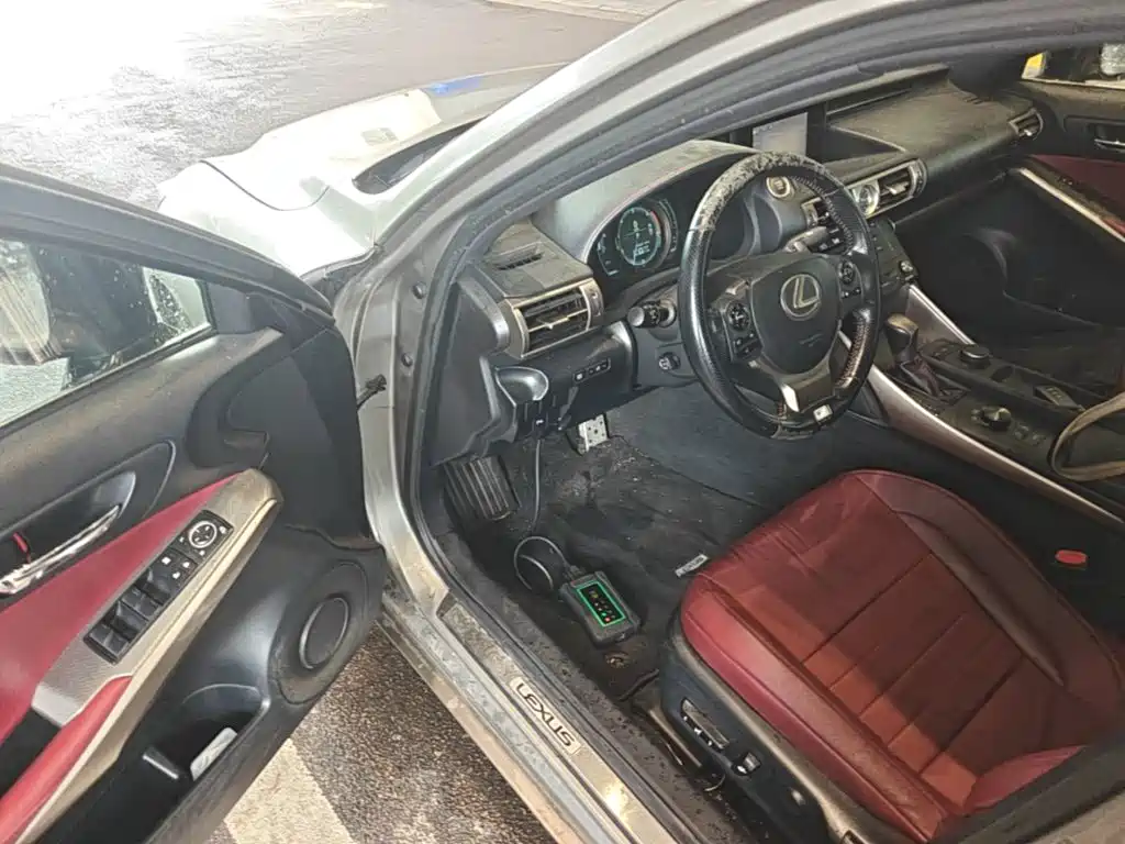 Lexus IS — миниатюра 16
