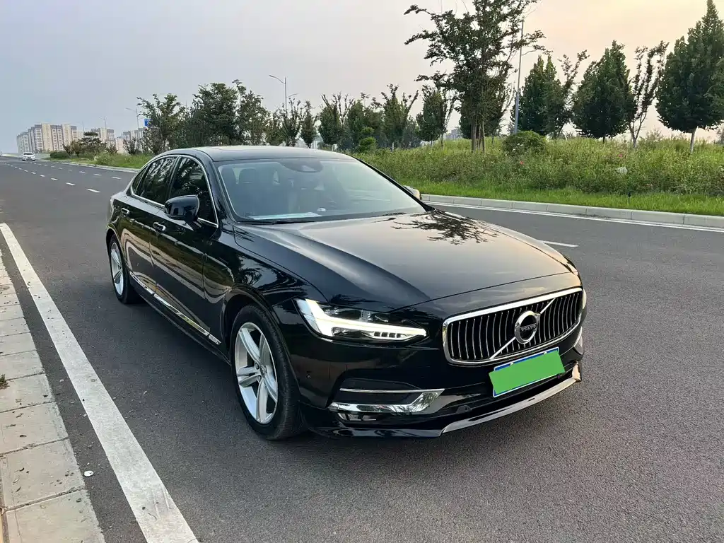 Volvo S90 — миниатюра 3