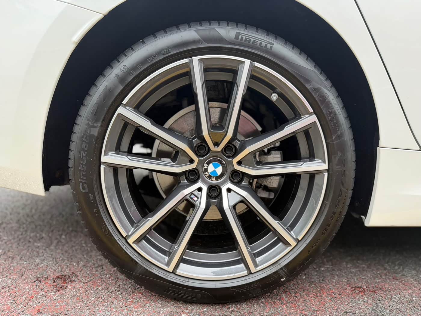 BMW 3 Series 2.0 л 2023 г. Белый, пробег 41000 км