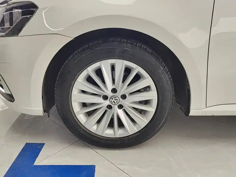 Volkswagen Lavida — миниатюра 6