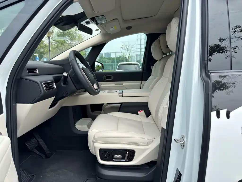 Li Auto Li MEGA — миниатюра 10