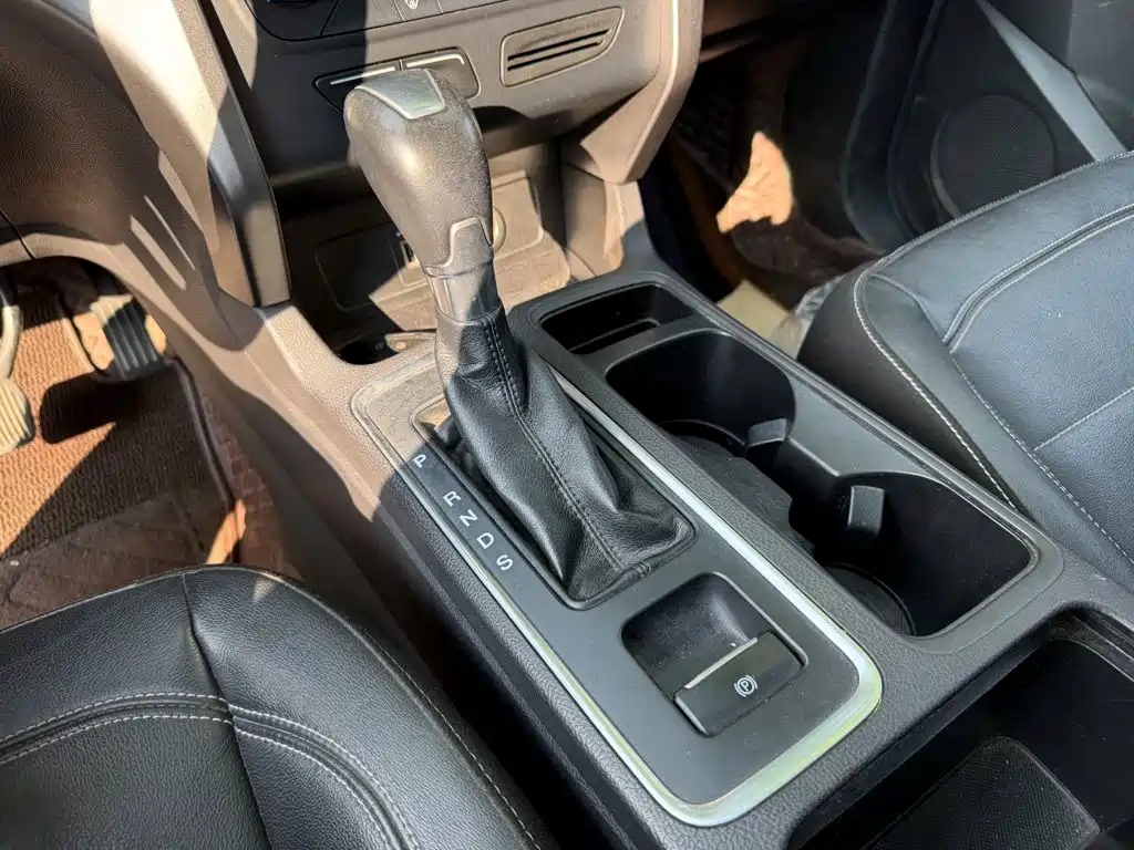 Ford Kuga — миниатюра 9