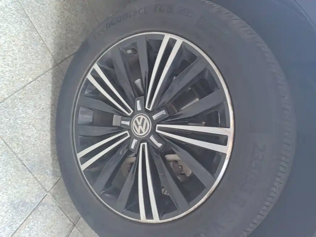 Volkswagen Tiguan L — миниатюра 23