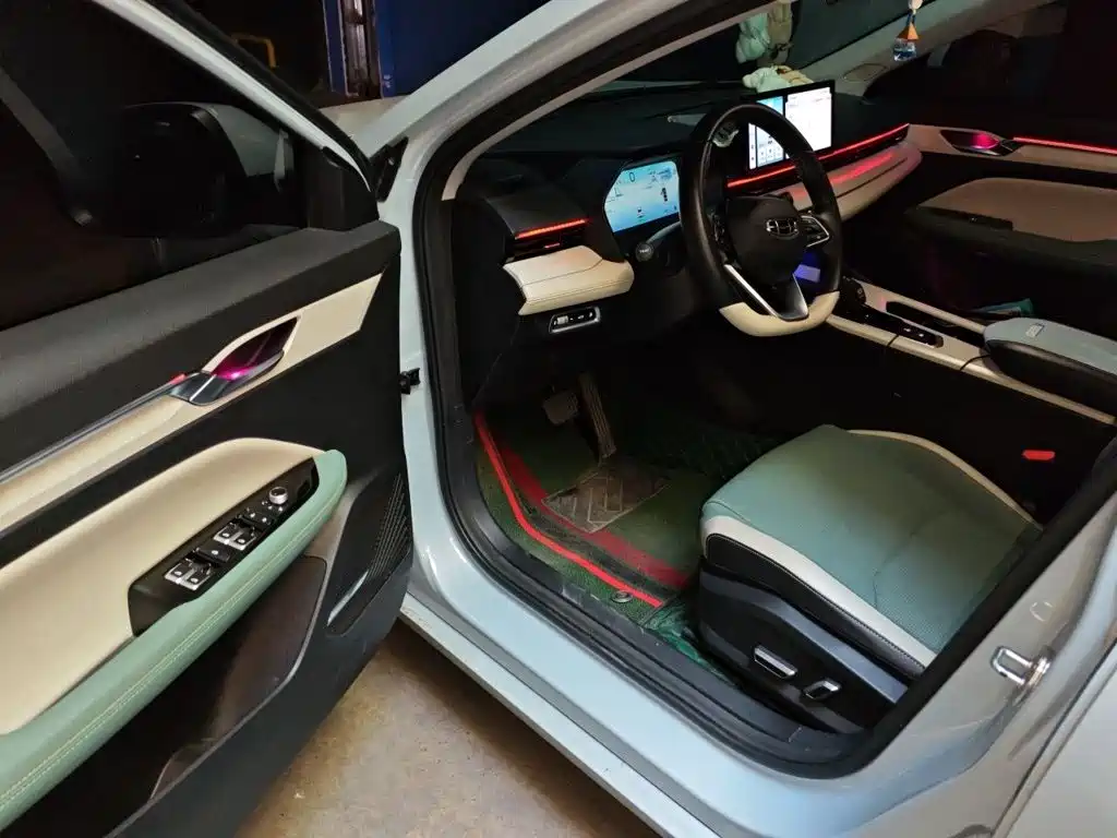 Geely L HiP — миниатюра 17