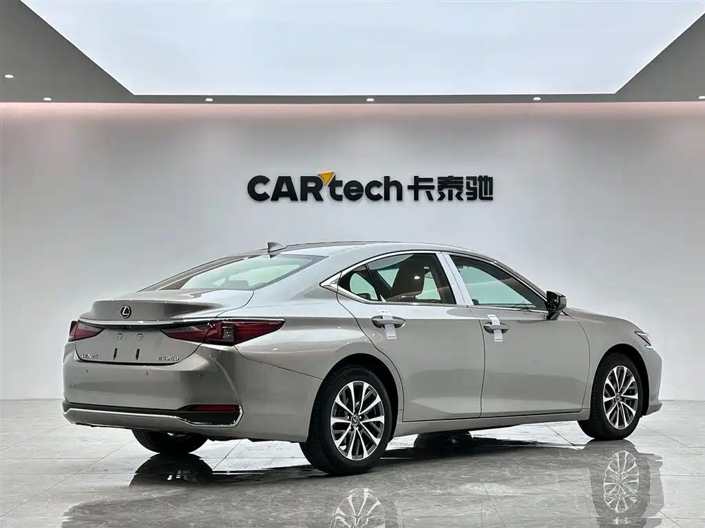 LEXUS  ES