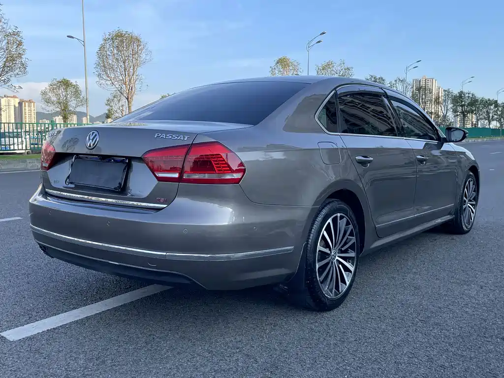 Volkswagen Passat 2.0TSI DSG Supreme Edition, фото 4