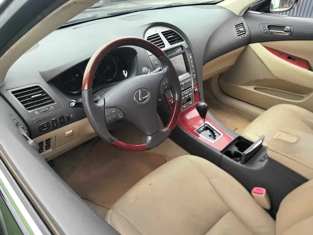 Lexus ES — миниатюра 16