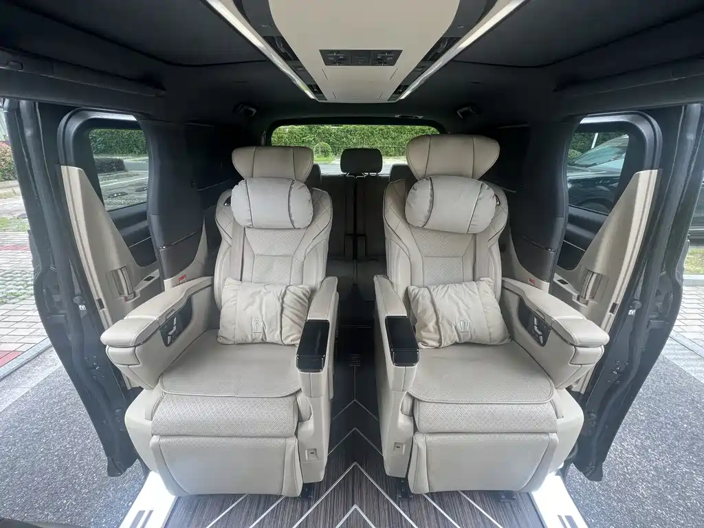 Toyota Vellfire 2024 2.5L