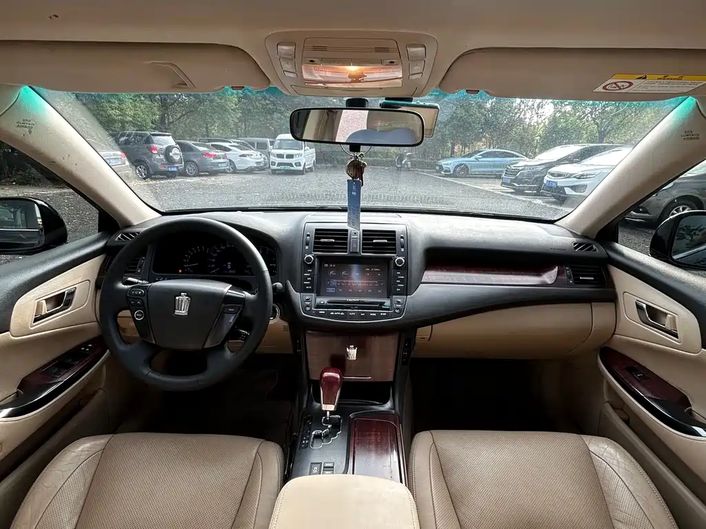 Toyota Crown 2011 2.5L Royal