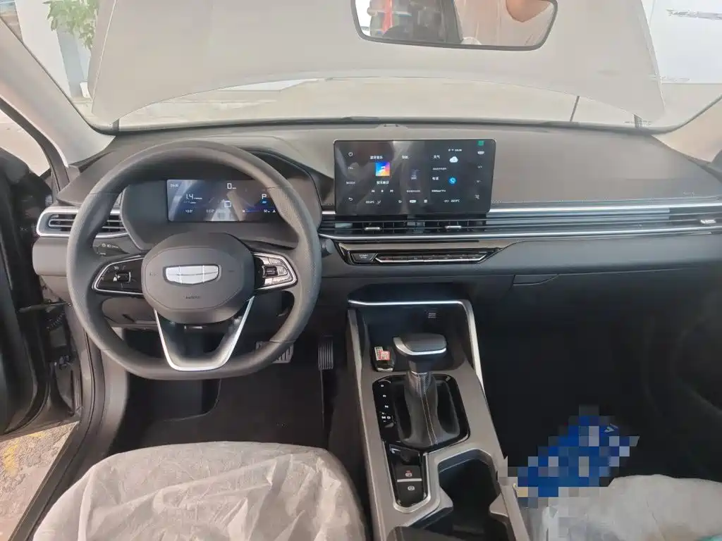 Geely Emgrand — миниатюра 10