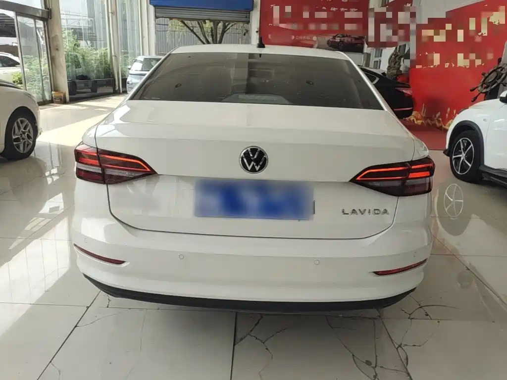Volkswagen Lavida — миниатюра 6