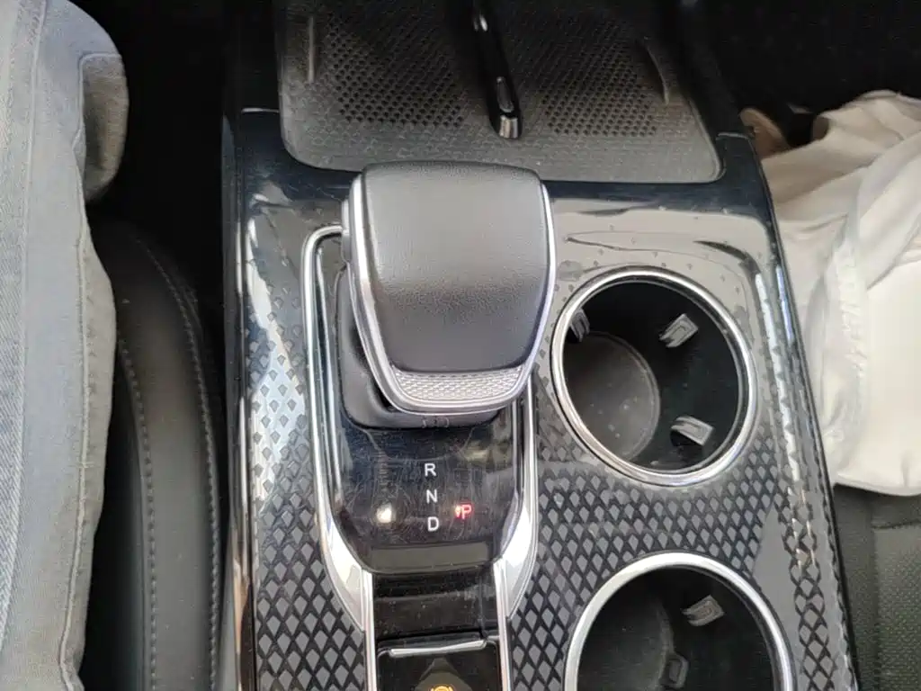 Hongqi Hongqi HS3 — миниатюра 14