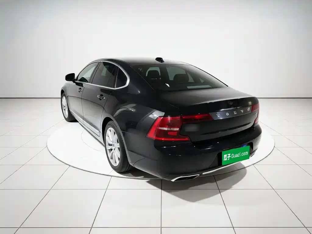 Volvo S90 — миниатюра 4