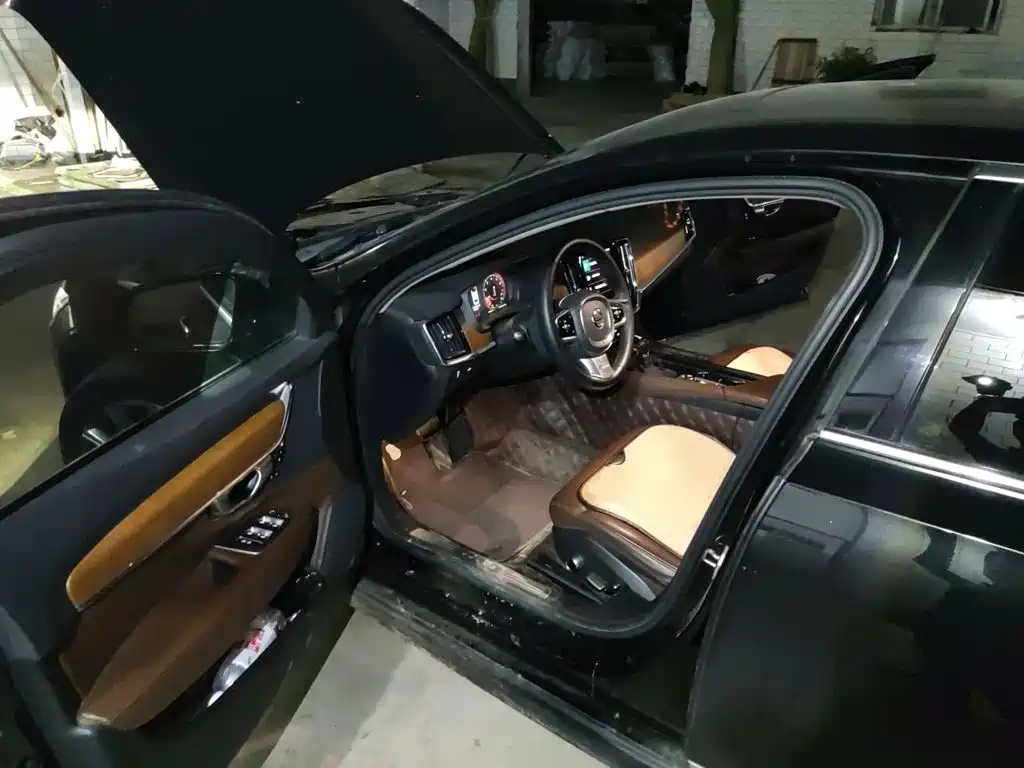 Volvo S90 — миниатюра 17