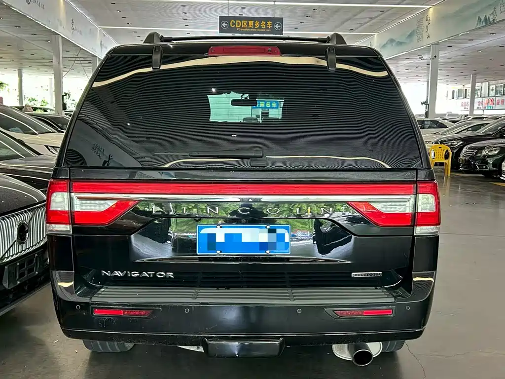 Lincoln Navigator — миниатюра 9