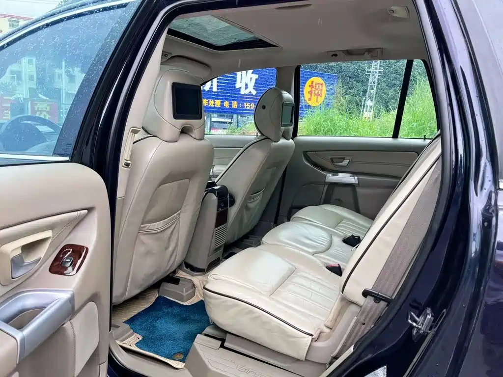Volvo XC90 2006 4.4 V8 AWD мест Executive