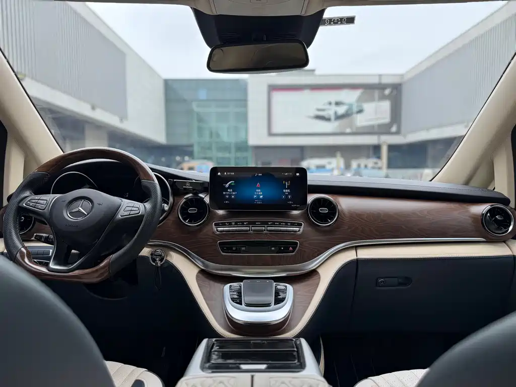 MERCEDES-BENZ V CLASS