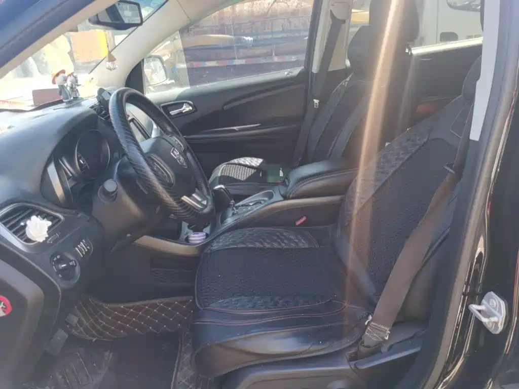 Dodge Journey — миниатюра 11