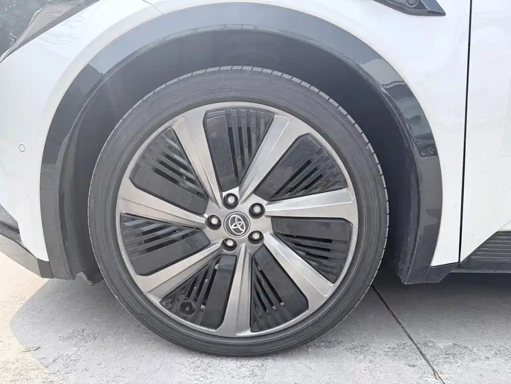Toyota bZ5 — миниатюра 16
