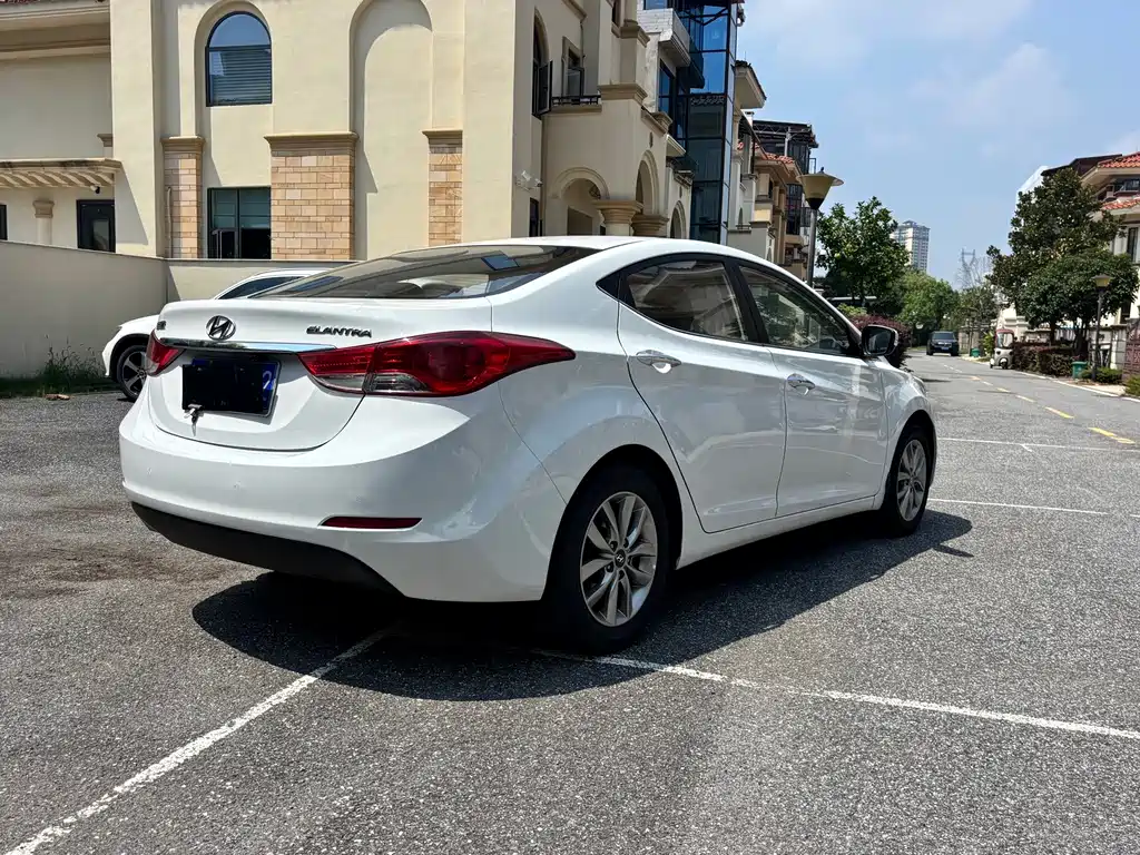Hyundai Elantra Langdong — миниатюра 9