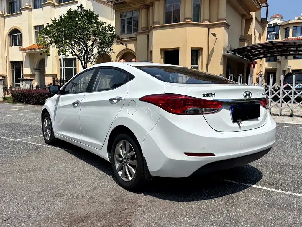 Hyundai Elantra Langdong — миниатюра 7